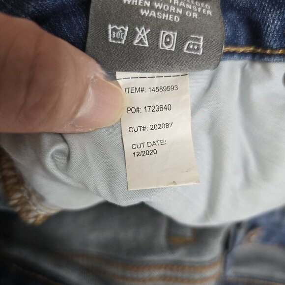 NWT Torrid Distressed Raw Hem Bermuda Jean Shorts Women's Plus Size 16 - Picture 10 of 10